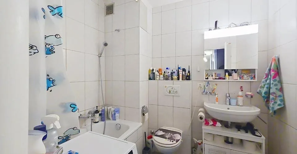 Bel appartement de 3 pièces au 4ème étage d'environ 67 m2