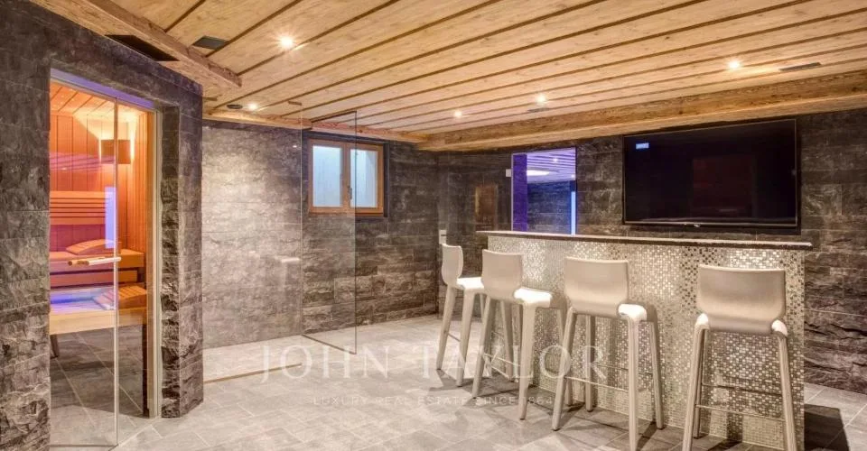 Chalet de style James Bond avec piscine et spa