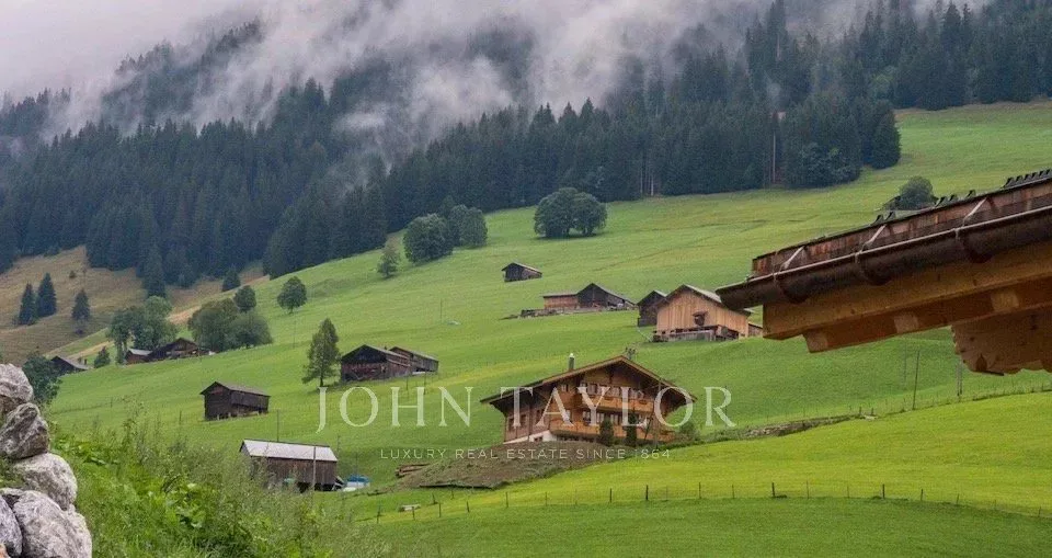 Chalet de style James Bond avec piscine et spa