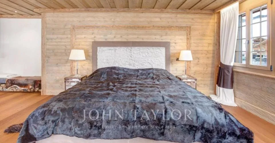 Chalet de style James Bond avec piscine et spa