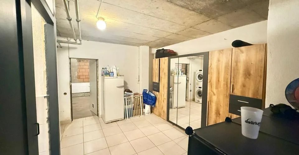 Espace mixte avec appartement 2,5 pièces et atelier - Centre de Tramelan
