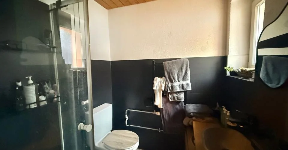 Espace mixte avec appartement 2,5 pièces et atelier - Centre de Tramelan