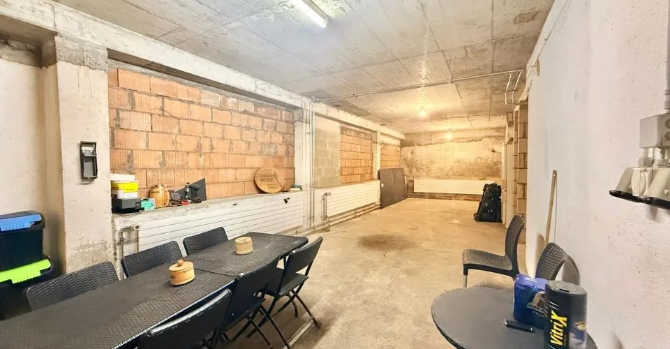 Espace mixte avec appartement 2,5 pièces et atelier - Centre de Tramelan