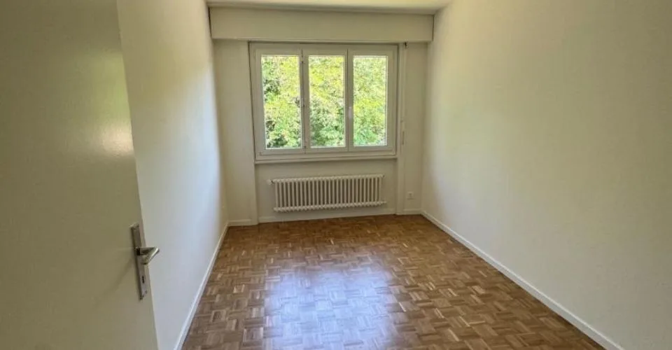 Appartement entièrement rénové de 3.5 pièces – Foto 11 von 13