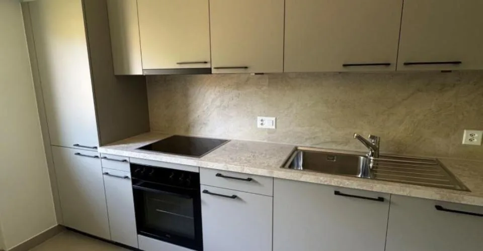 Appartement entièrement rénové de 3.5 pièces – Foto 4 von 13