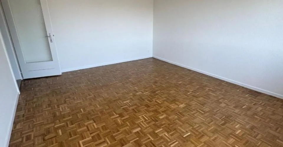 Appartement entièrement rénové de 3.5 pièces – Foto 10 von 13