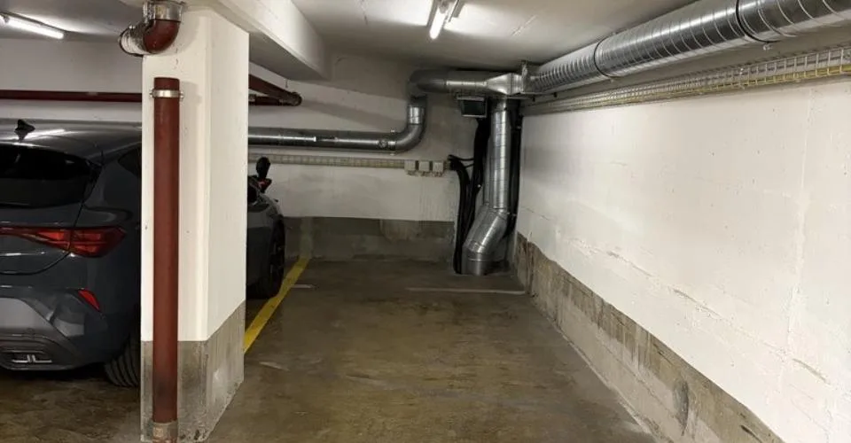 Place de parking au centre-ville de Genève – Foto 3 von 5