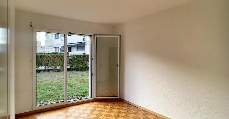 Bel appartement de 5,5 pièces au rez-de-chaussée d'environ 127m2