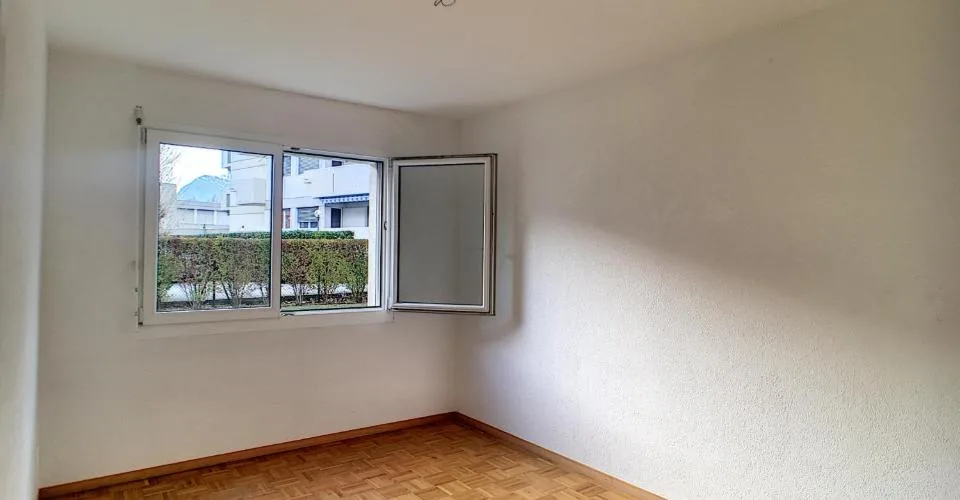 Bel appartement de 5,5 pièces au rez-de-chaussée d'environ 127m2