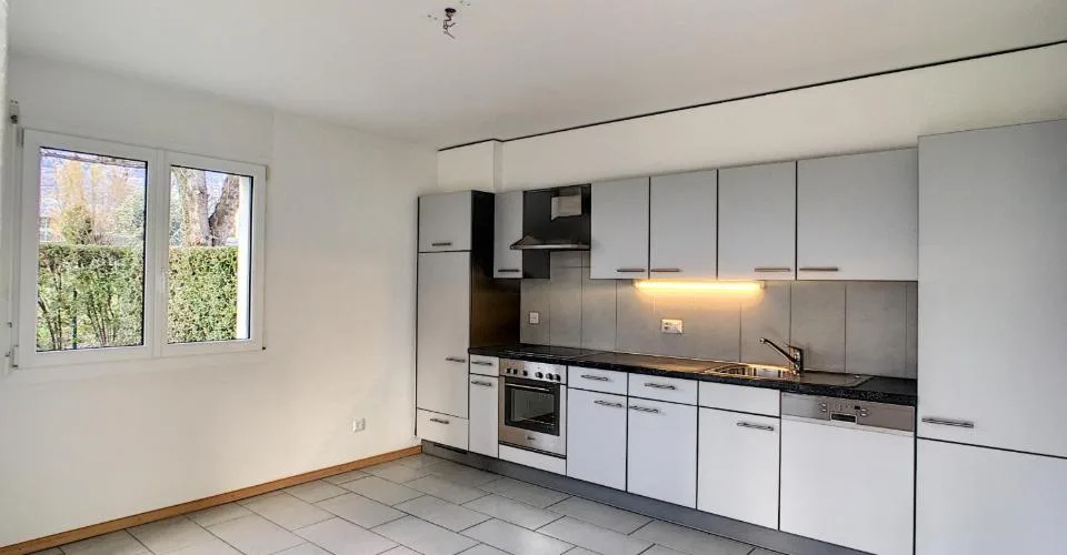 Bel appartement de 5,5 pièces au rez-de-chaussée d'environ 127m2