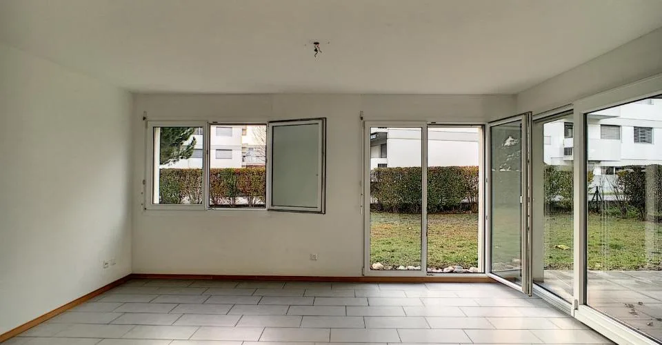 Bel appartement de 5,5 pièces au rez-de-chaussée d'environ 127m2