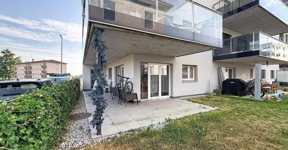 Bel appartement de 4.5 pièces au rez avec jardin