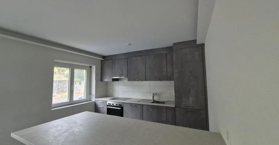 Rénové ! Appartement de 4.5 pièces au rez supérieur