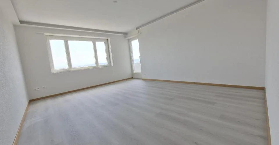 Rénové ! Appartement de 4.5 pièces au rez supérieur