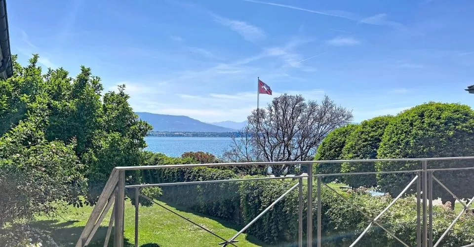 Propriété d'Exception ? Pieds dans l'Eau avec Ponton Privatif et Vue P