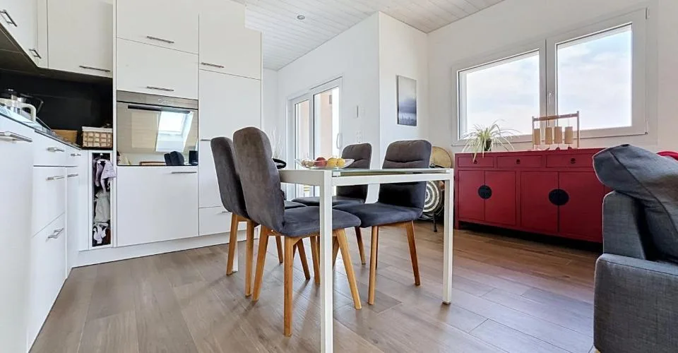 Magnifique appartement récent de 2.5 pièces avec balcon