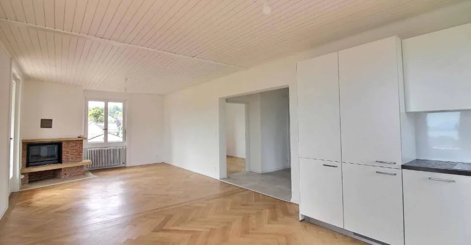 Magnifique appartement en duplex entièrement rénové avec vue imprenable sur le lac – Foto 4 von 12