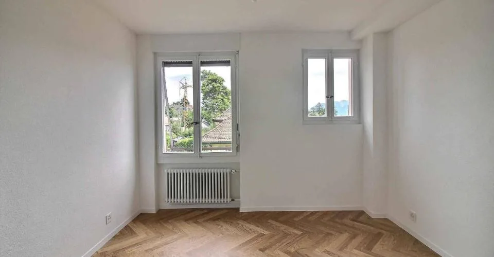 Magnifique appartement en duplex entièrement rénové avec vue imprenable sur le lac – Foto 6 von 12