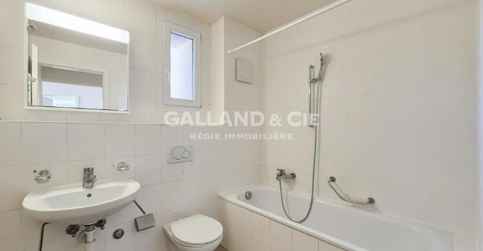 Appartement de 2.5 pièces au 3ème étage avec un balcon
