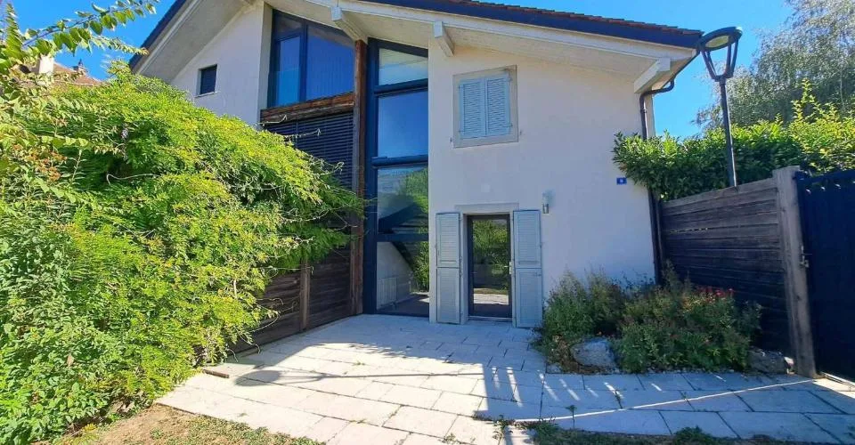 Charmant duplex de 2,0 pièces avec terrasse et jardin