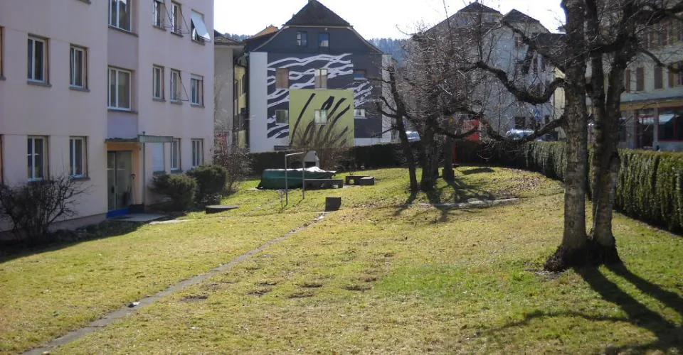 Tavannes - centre appartement de 2,5 pces avec balcon, sans ascenseur