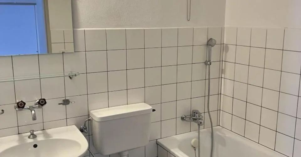 Tavannes - centre appartement de 2,5 pces avec balcon, sans ascenseur