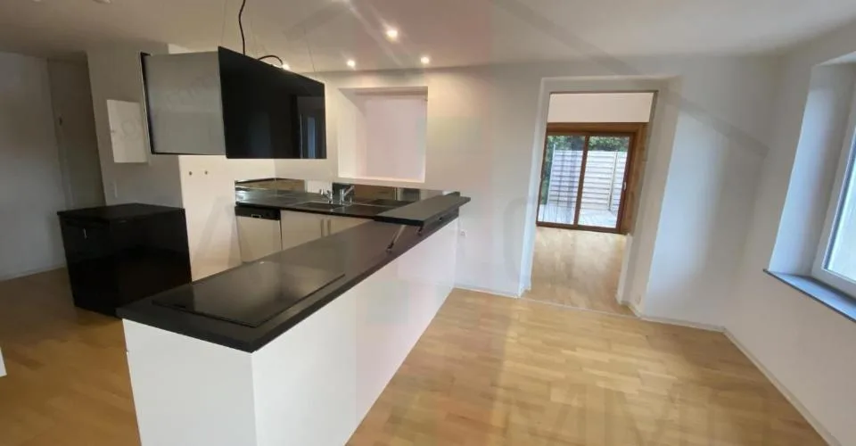 Appartement lumineux avec terrasse à Fontenais