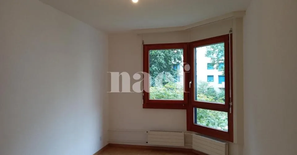Appartement de 4 pièces au rez-de-chaussée