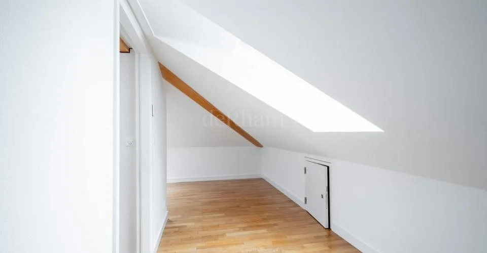 Spacieux logement meublé en duplex à louer !