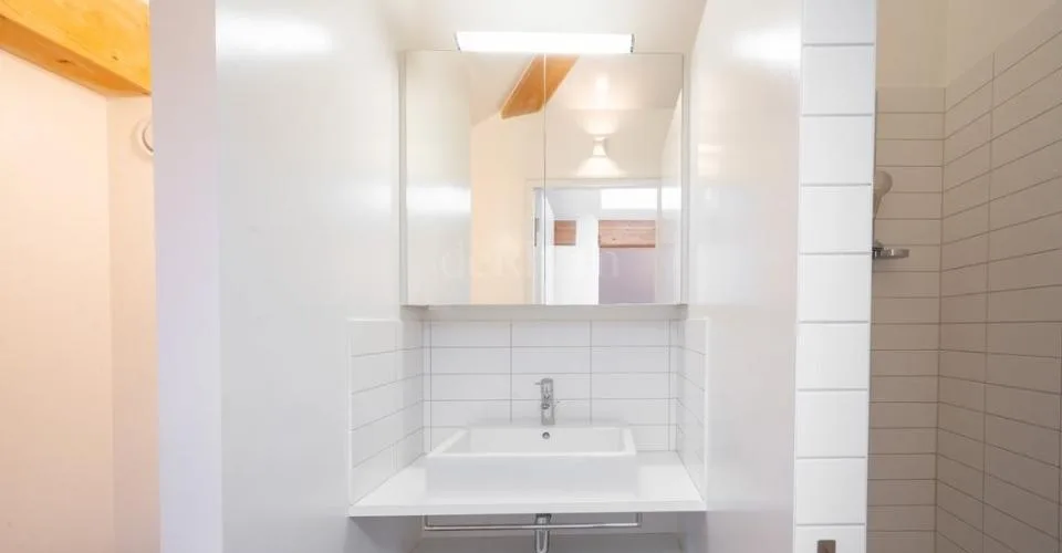 Spacieux logement meublé en duplex à louer !