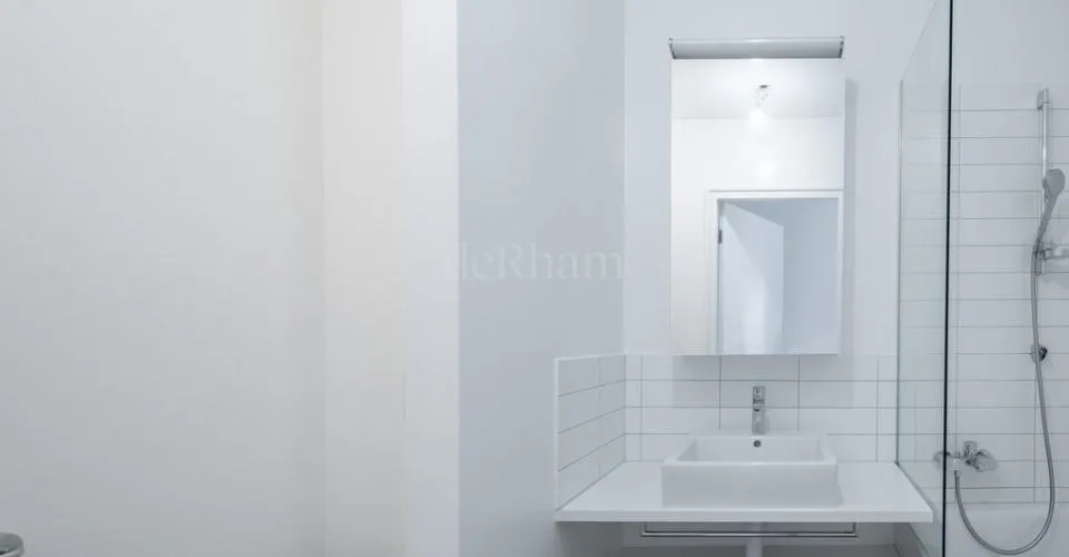 Spacieux logement meublé en duplex à louer !