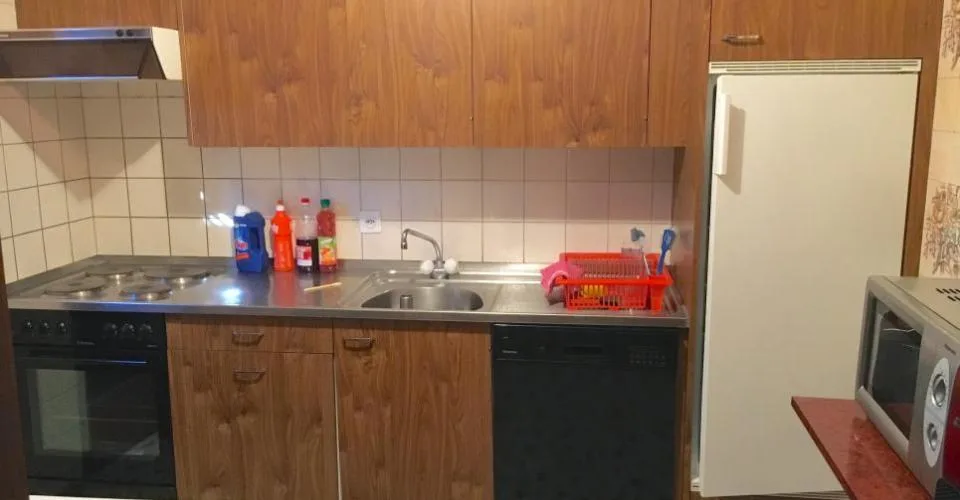 Année : Chalet non meublé à louer dans quartier résidentiel