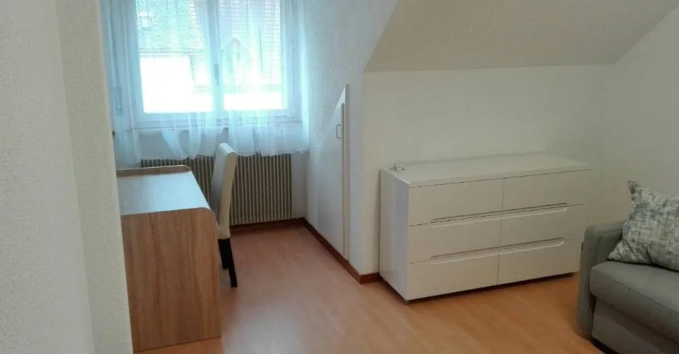 Charmant studio meublé au 4ème – Foto 5 von 10
