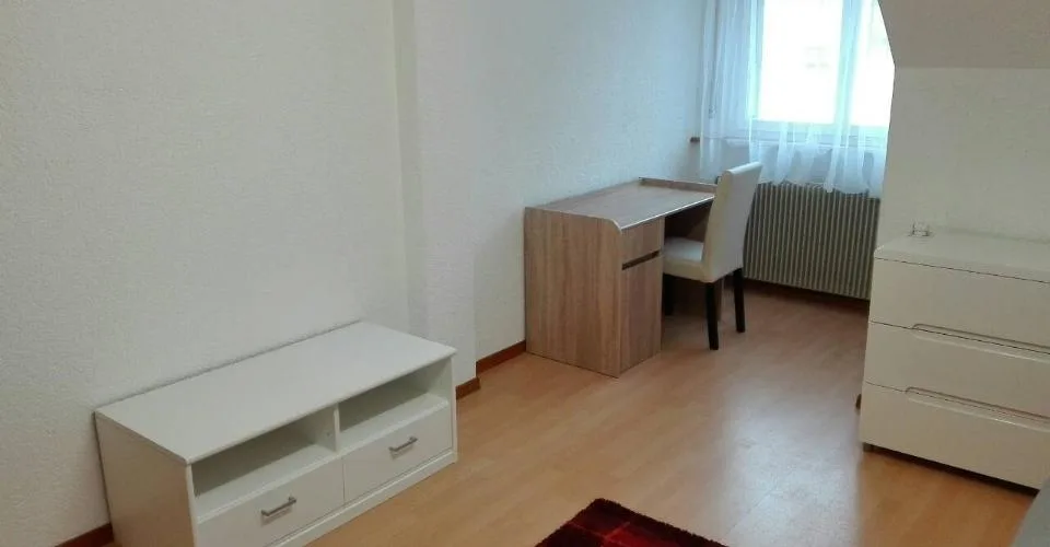 Charmant studio meublé au 4ème – Foto 6 von 10