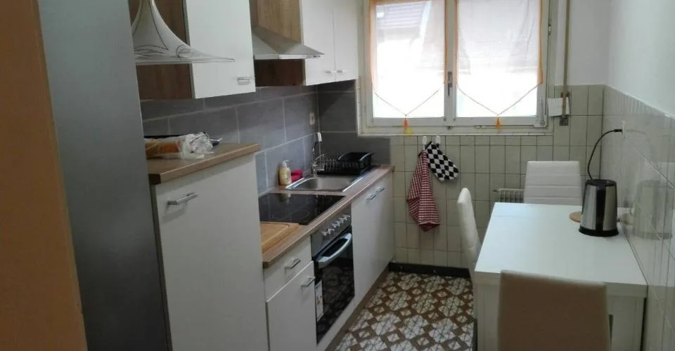 Charmant studio meublé au 4ème – Foto 2 von 10