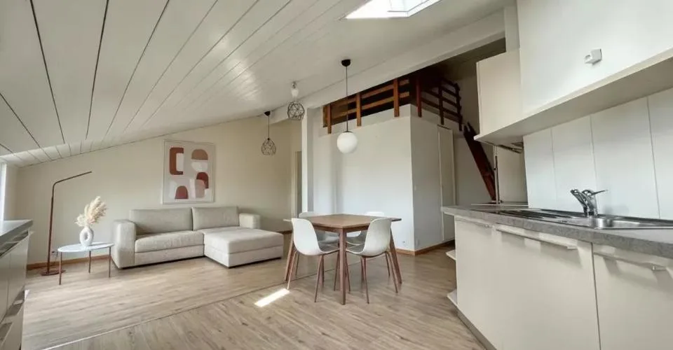Appartement de 4 pièces idéalement situé à Dully