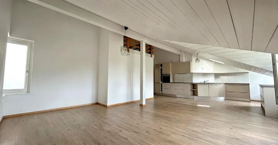 Appartement de 4 pièces idéalement situé à Dully
