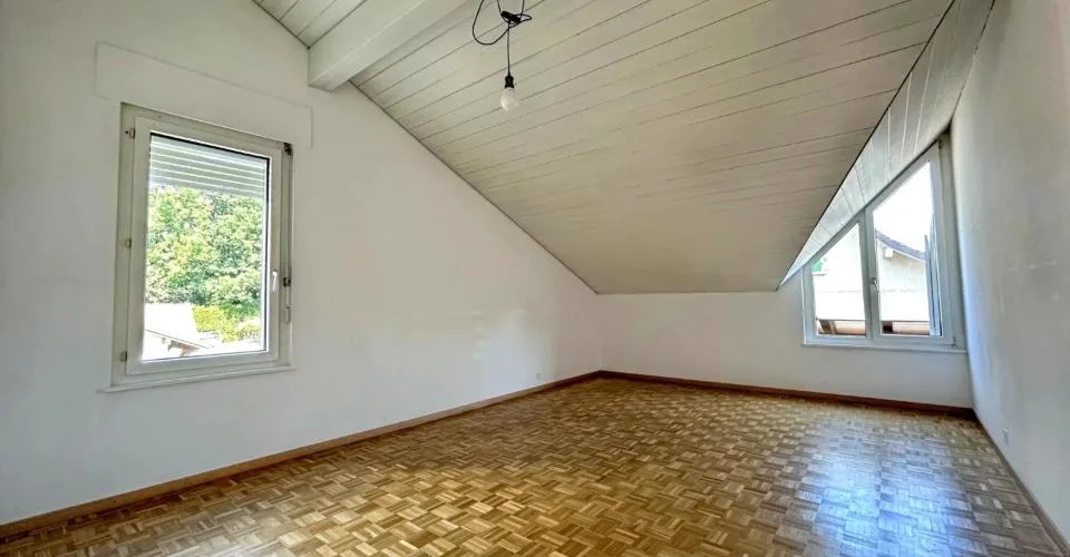 Appartement de 4 pièces idéalement situé à Dully