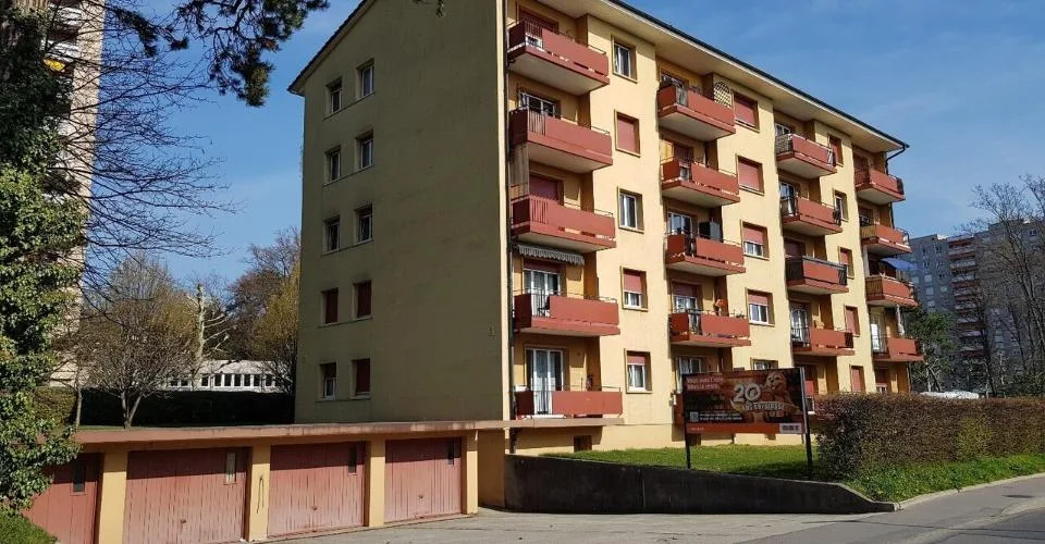 Appartement de 3.5 pièces au 2ème étage entièrement rénové
