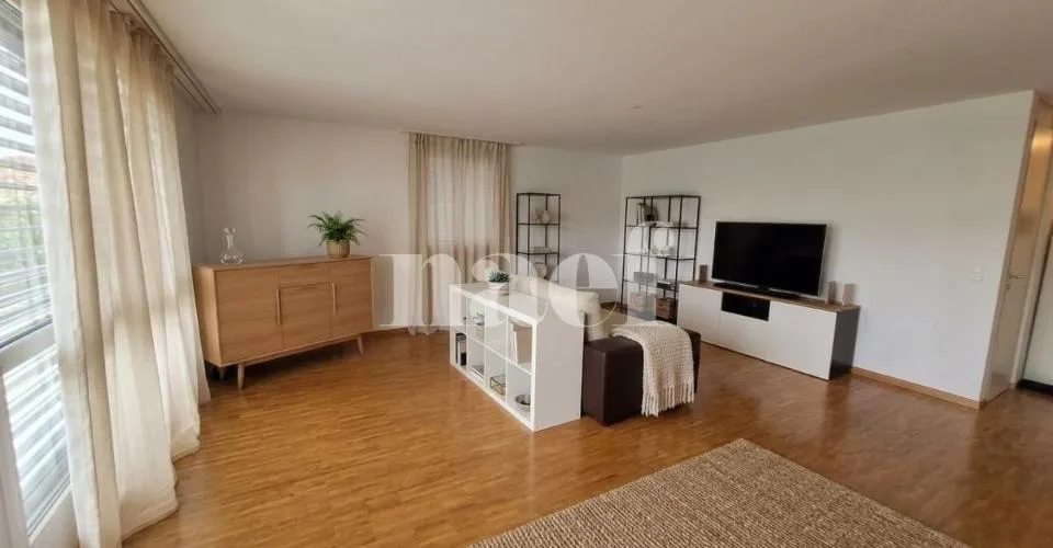 Bel appartement d'env. 103.m2 de 4.5 pièces au 1er étage avec balcon