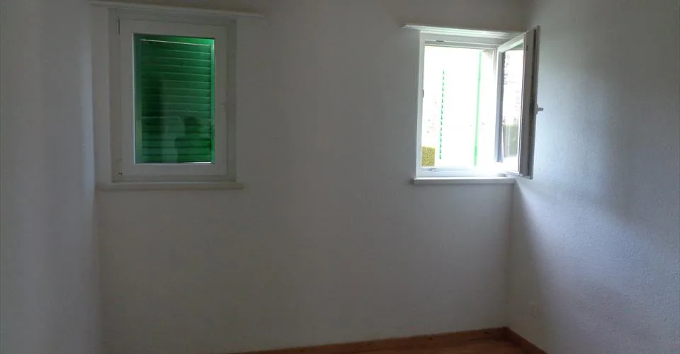 Appartement situé dans un petit immeuble de 4 logements.