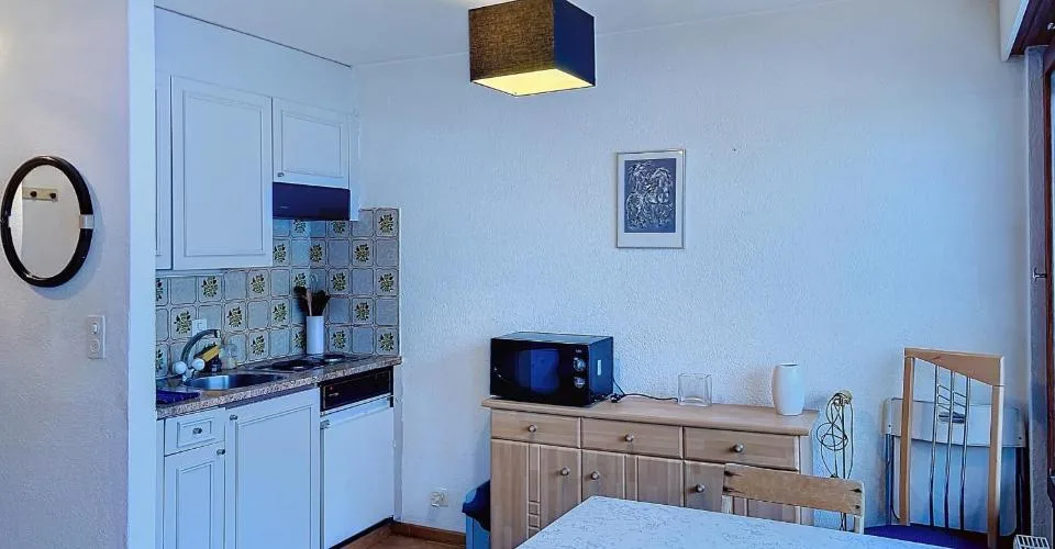 Victoria A 21 Studio - 205 -