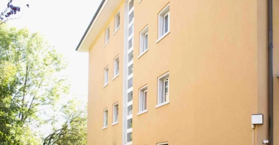 Studio rénové au 3ème étage avec balcon