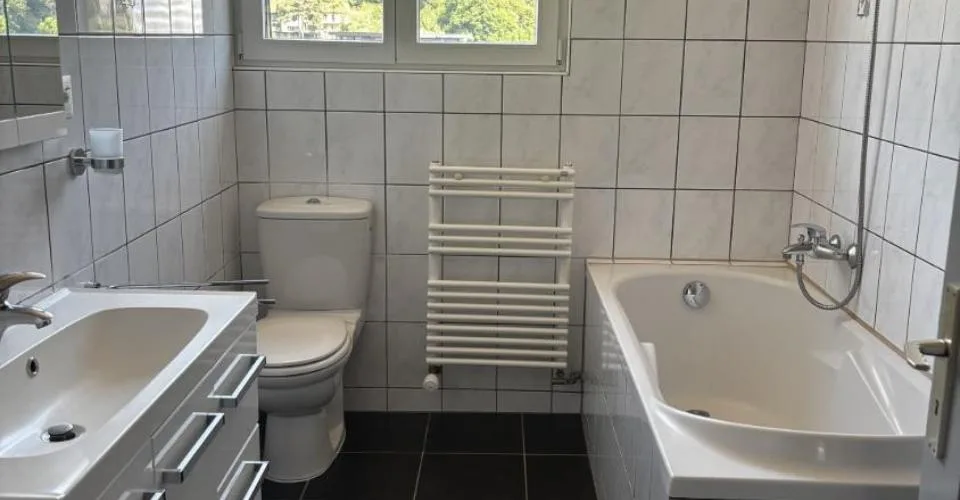 Moutier - proche gare - appartement de 3,5 pièces sous le toit – photo 3 sur 10