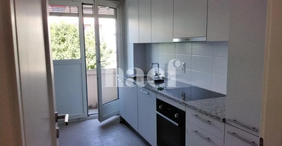 Bel appartement rénové de 2 pièces d'env. 38 m2