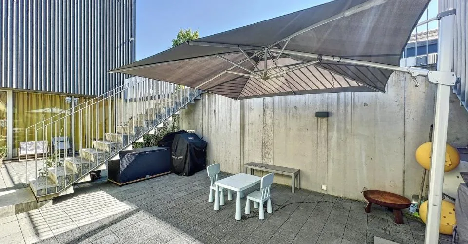 EN EXCLUSIVITÉ I Villa contemporaine en duplex avec vue sur le lac
