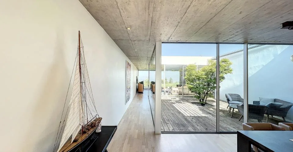 EN EXCLUSIVITÉ I Villa contemporaine en duplex avec vue sur le lac