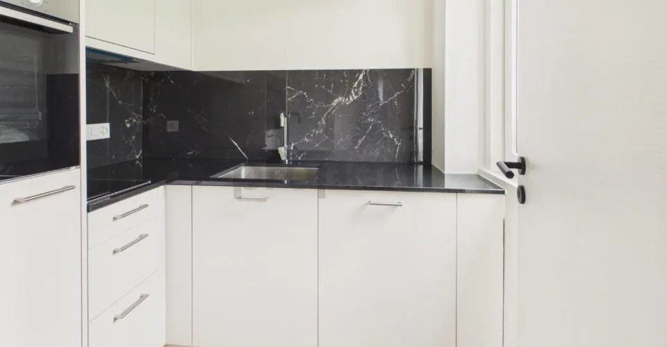Erstbezug nach Renovation  Moderne 1.5-Zimmer-Wohnung mit Pilatusblick
