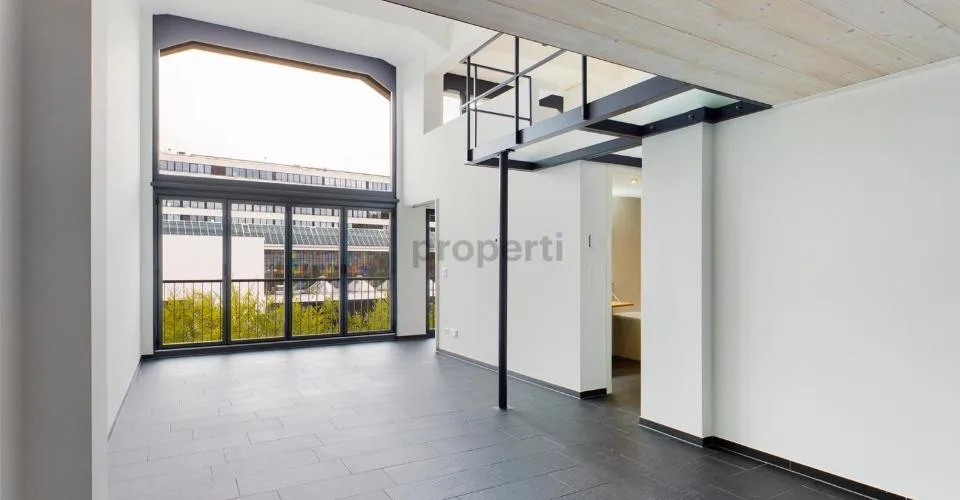 Loft-Ambiente, lichtdurchflutete Räume und Renovierung 2022