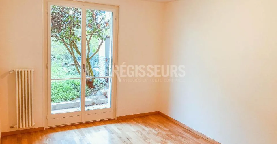 Appartement entièrement rénové à Bernex